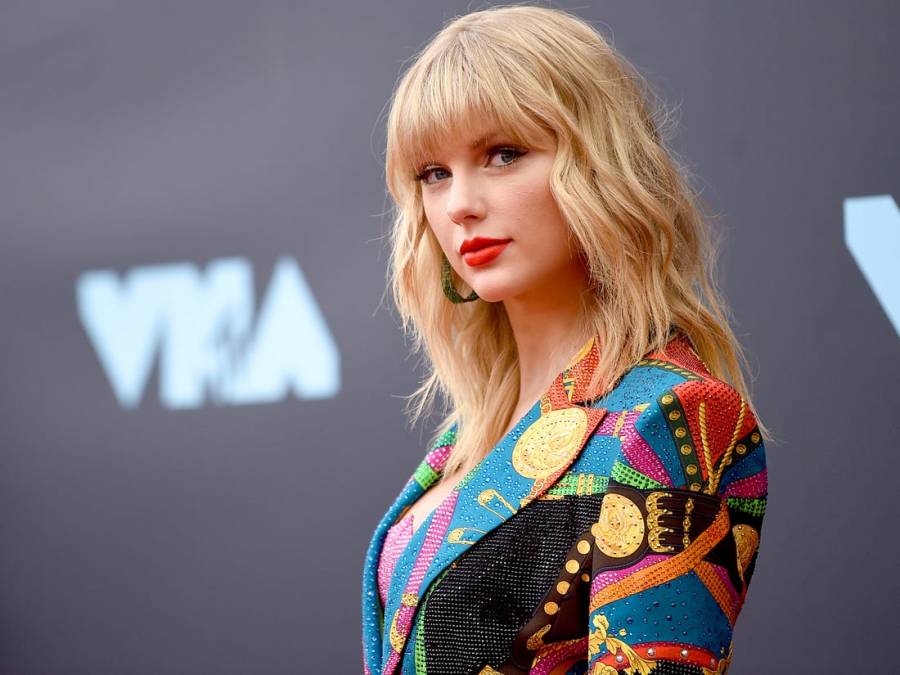 Acusan a Taylor Swift de plagiar el logotipo para su nuevo disco