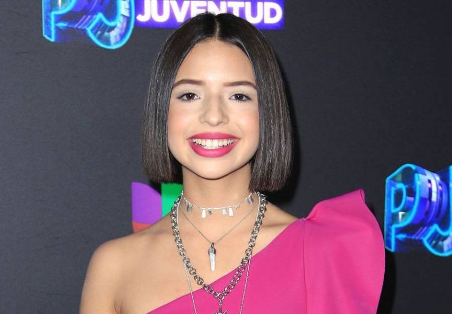 Ángela Aguilar presume sencillo 'outfit' en Instagram