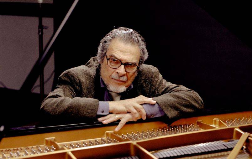 Muere Leon Fleisher, el pianista que tocaba con una sola mano