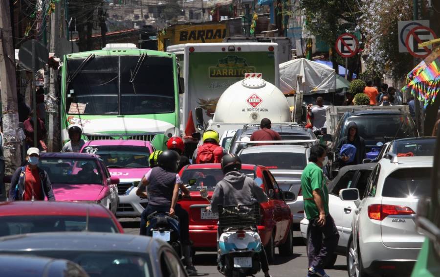 Aumentan casos activos y tránsito vehicular