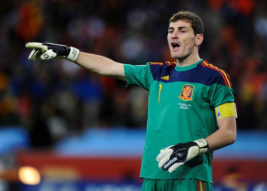 Iker Casillas anuncia su retiro del fútbol profesional