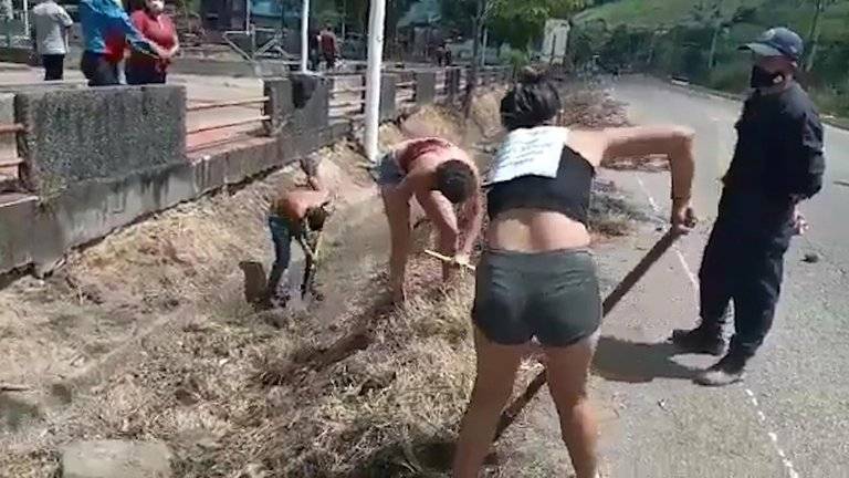 Por no usar cubrebocas, someten  a venezolanos a trabajo forzado