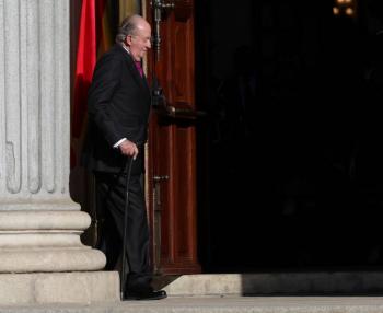 Juan Carlos I, investigado por  corrupci&oacute;n, se va de Espa&ntilde;a