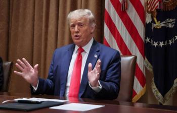 Trump restringe contrataci&oacute;n de  extranjeros en el gobierno de EU