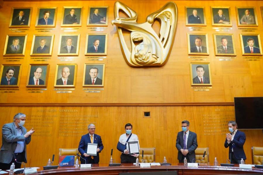 IMSS firma acuerdo para recibir medicamentos con OPS