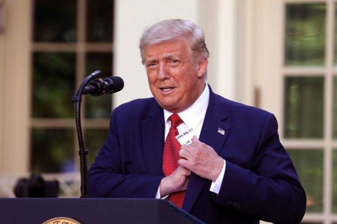 Twitter y Facebook eliminan video de Trump por desinformar sobre el Covid-19
