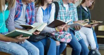 OMS advierte que reabrir escuelas en zonas con alto nivel de contagios es arriesgado