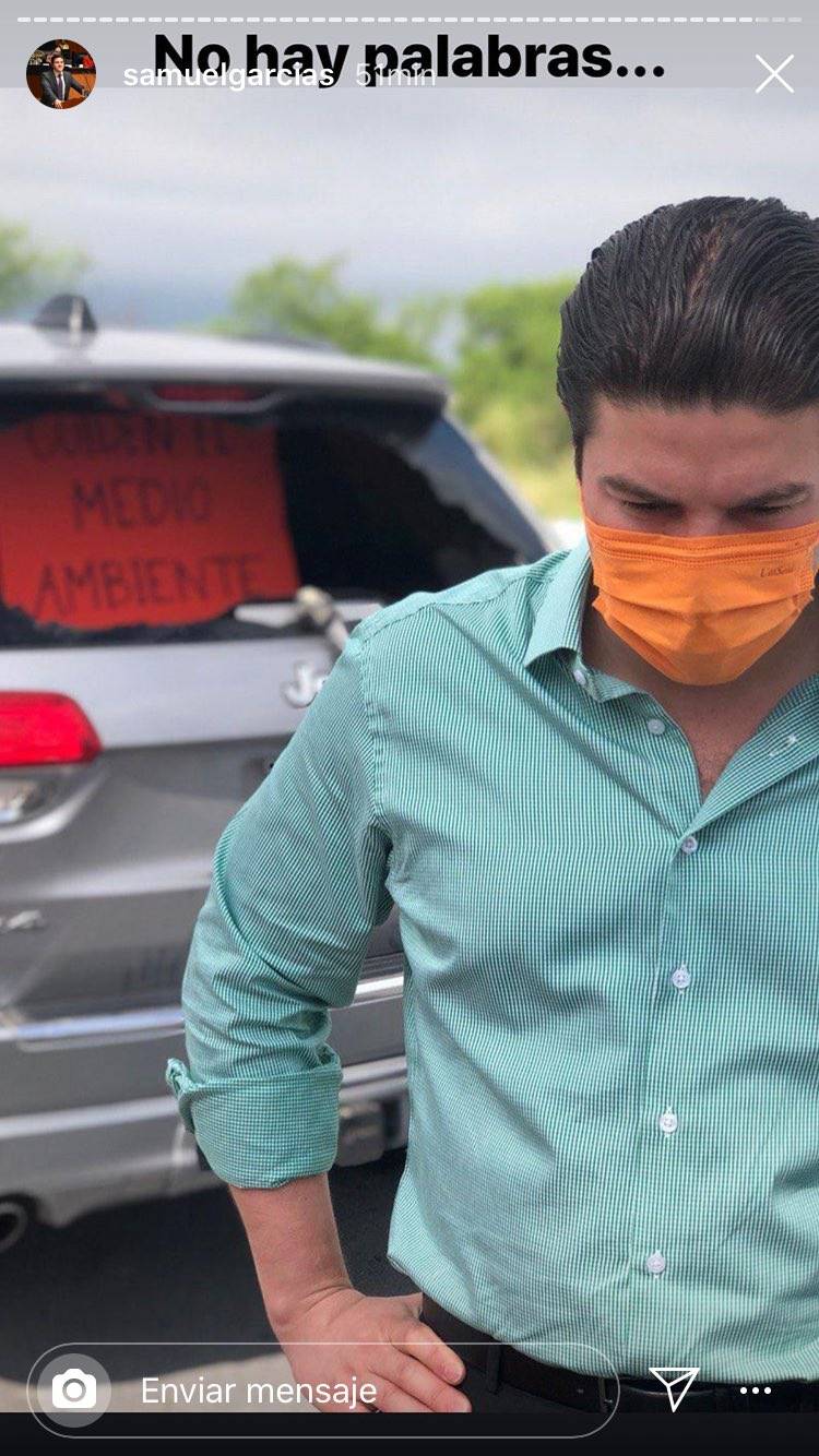 Recibe auto de Samuel Garc&iacute;a cristalazo tras protestas en Cadereyta