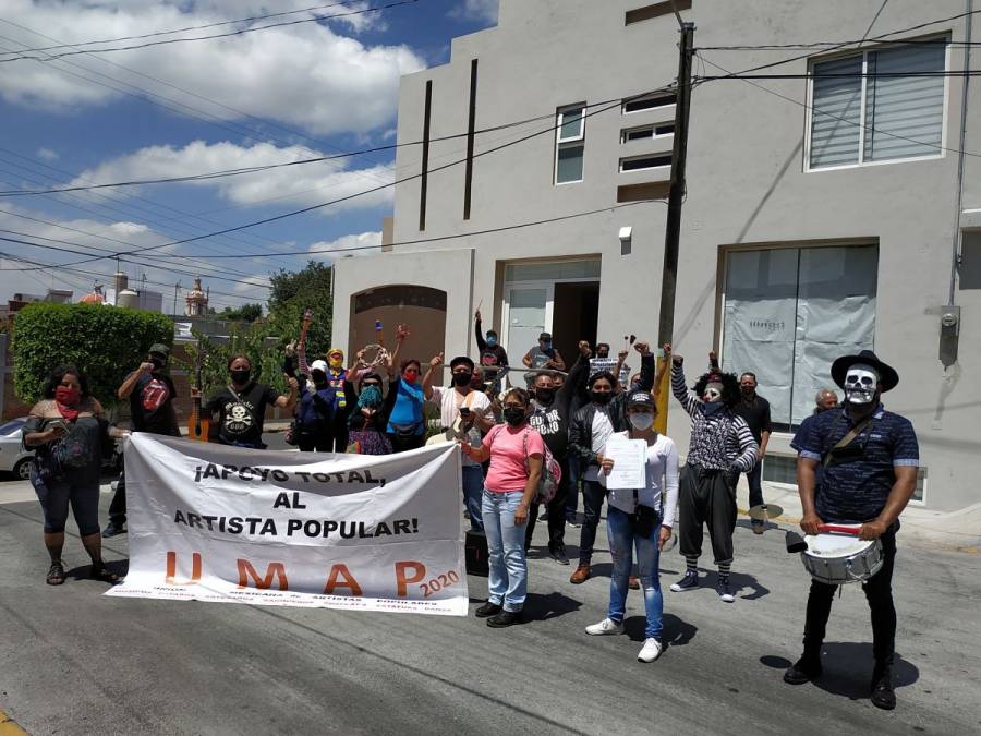 Artistas populares se manifiestan en Texcoco, buscan a Delfina Gómez