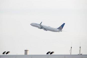 Se estrella avi&oacute;n con 185 pasajeros en India