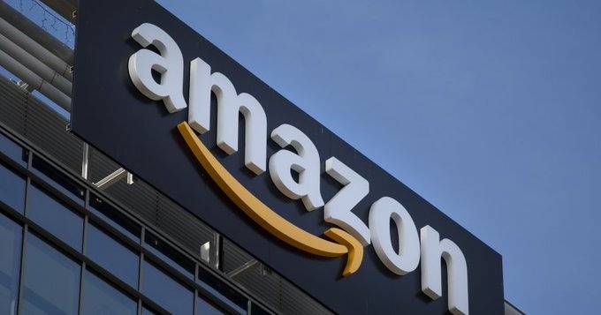 Amazon utilizaría centros comerciales para acelerar entregas