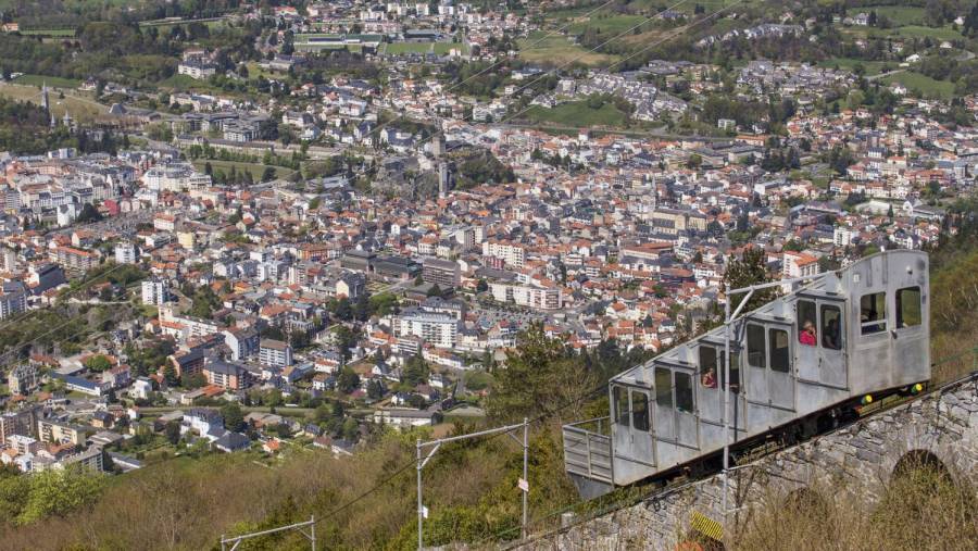 Accidente deja 15 heridos en el funicular de Lourdes, Francia