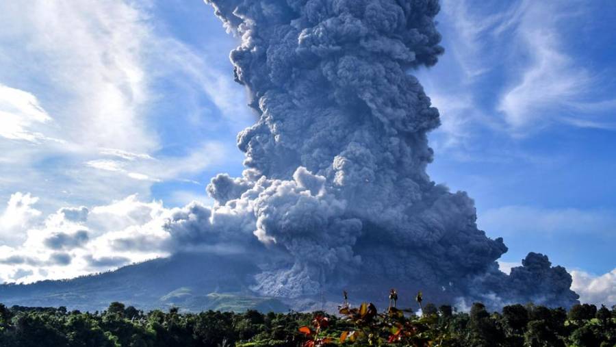 Video: Erupción de monte Sinabung lanza ceniza de más de 4 km