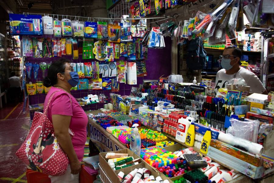 Regreso a la escuela sin mochila y colores