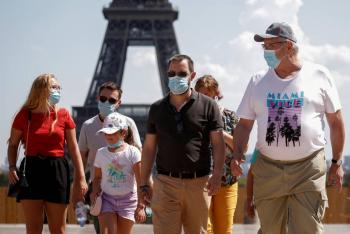 Francia extiende prohibici&oacute;n de reuniones p&uacute;blicas hasta fines de octubre