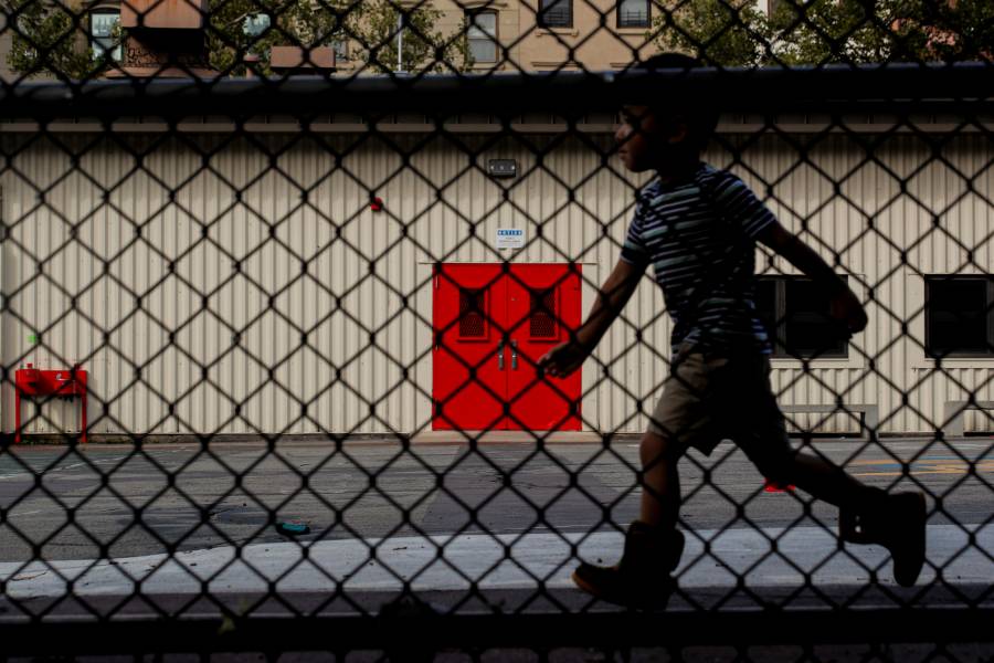 Niños latinoamericanos, los más afectados por la pandemia en EU