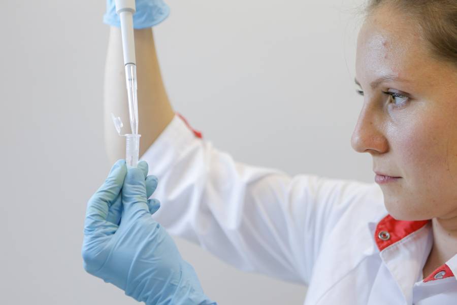 Epidemiólogo cubano dice que vacuna contra COVID-19 estará lista en 2021