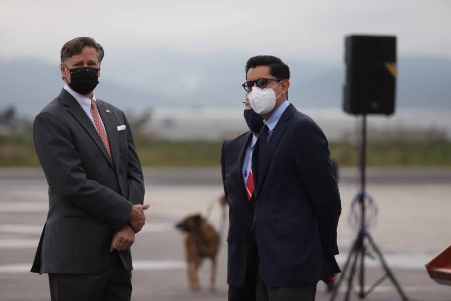 Llega décimo vuelo proveniente de Estados Unidos con ventiladores para covid-19