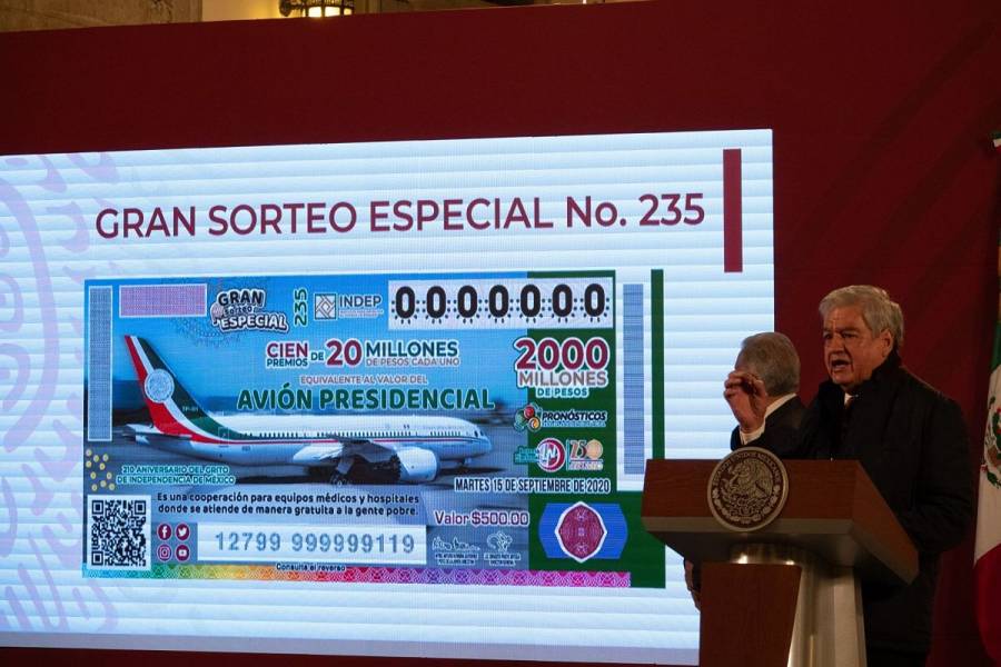 AMLO pide compra de boletos para rifa de avión; los que no se vendan pasarán al Insabi