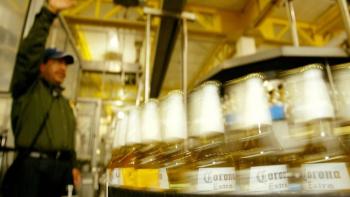 AMLO indica que habr&aacute; permiso para cervecera Constellation en el sur del pa&iacute;s