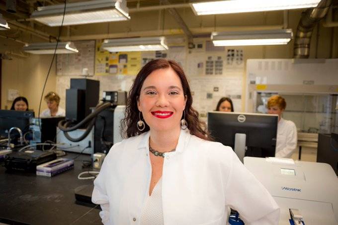 Profesora mexicana recibe Premio Presidencial a la Excelencia de la Casa Blanca