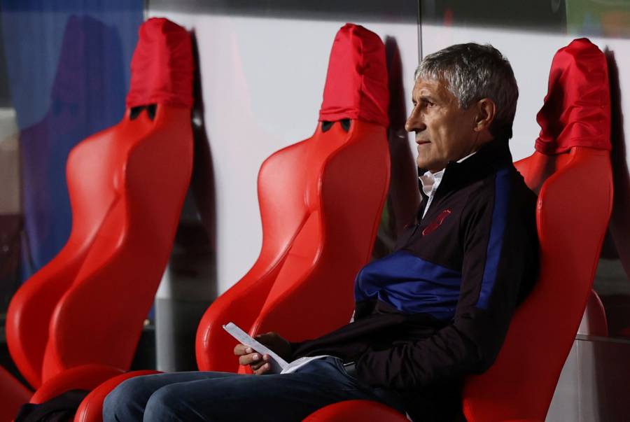 Barcelona destituirá a Quique Setién