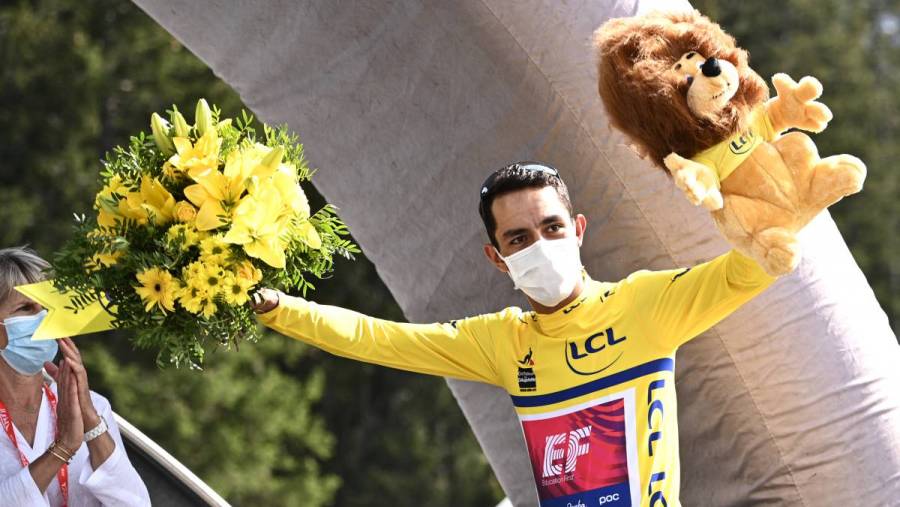 Colombiano Martínez gana Critérium Dauphiné tras retiro de Roglic