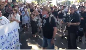 En Espa&ntilde;a protestan contra uso obligatorio de cubrebocas