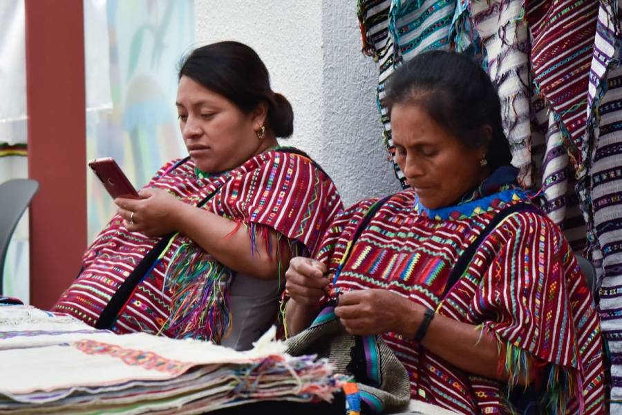 Jueza ordena a AMLO dialogar con indígenas medidas ante Covid-19, en su lengua madre