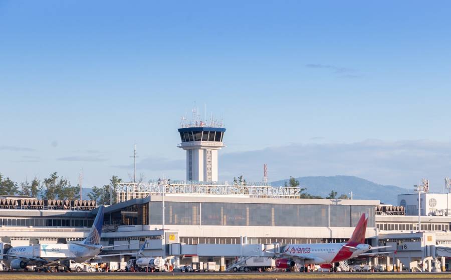 El Salvador reanudará vuelos internacionales el 19 de septiembre