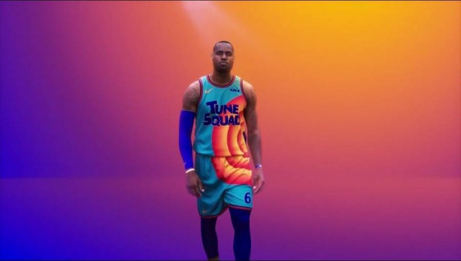 LeBron James revela el uniforme del 