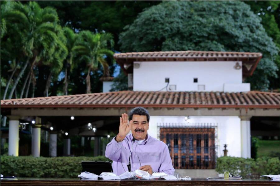 “Seré el primero en ponerme la vacuna rusa”: Maduro