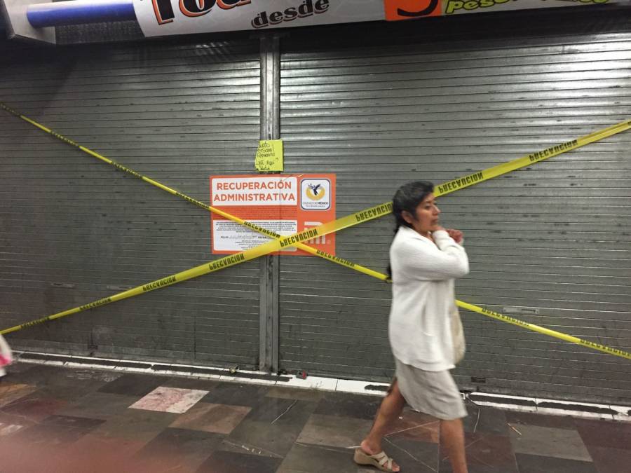 Metro retira módulos comerciales irregulares