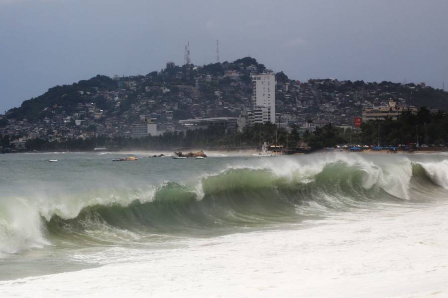 Genevieve ya es tormenta tropical, a&uacute;n llover&aacute; en BCS y Sinaloa