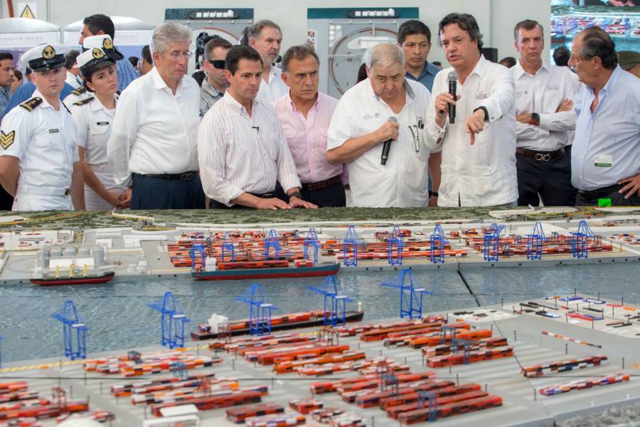 Puerto de Veracruz, en manos privadas: AMLO