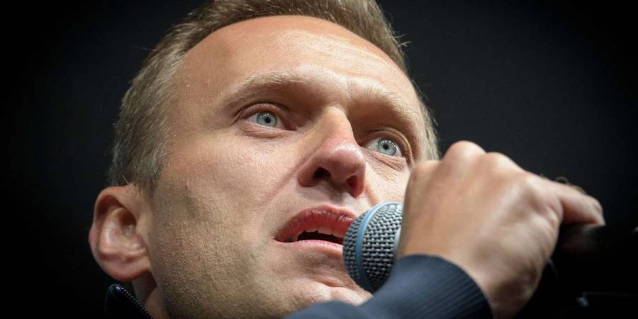 Hospitalizan al l&iacute;der opositor ruso Alex&eacute;i Navalny tras presunto envenenamiento