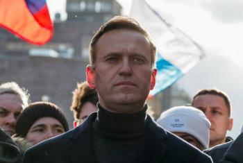 Rusia autoriza transportar al opositor Navalny a hospital en Alemania