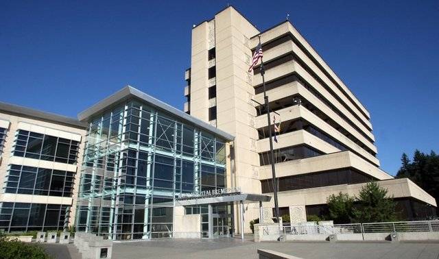 Reportan brote de Covid-19 entre personal de un hospital de Washington