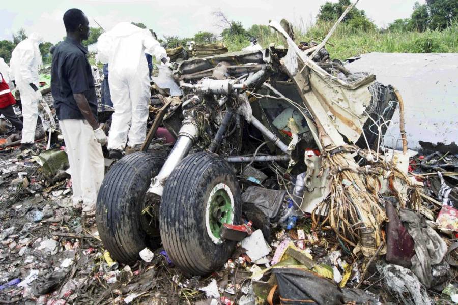 Avi&oacute;n se estrella en Sud&aacute;n del Sur; reportan siete personas fallecidas