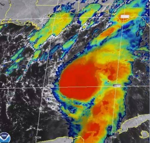 Tormenta tropical “Marco” se convierte en huracán categoría 1