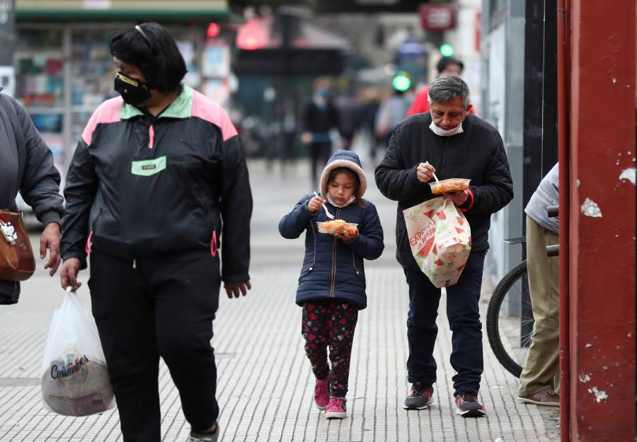 Argentina supera por primera vez 10 mil contagios diarios de COVID-19