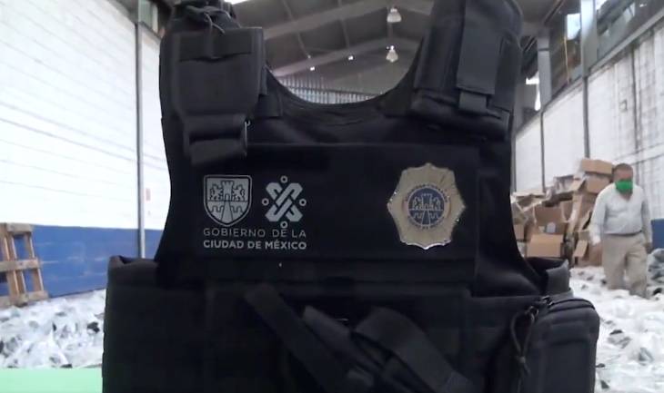SSC entrega equipo de protecci&oacute;n para polic&iacute;as de la CDMX