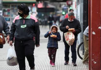 Argentina supera por primera vez 10 mil contagios diarios de COVID-19