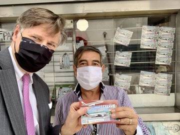 Landau compr&oacute; su cachito