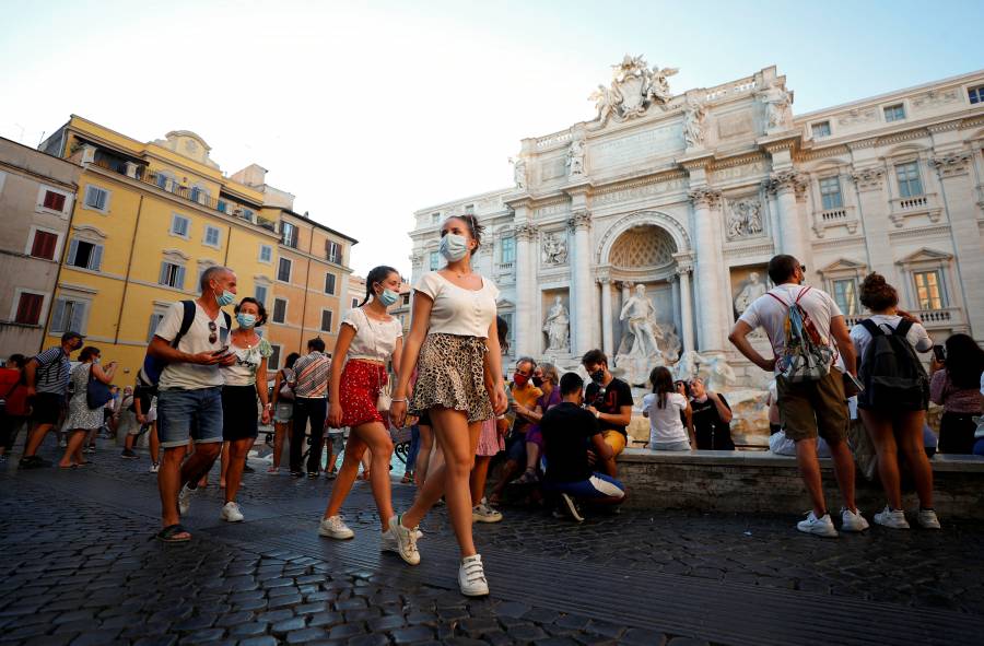 Jóvenes y sin síntomas… la  segunda ola de Covid en Italia