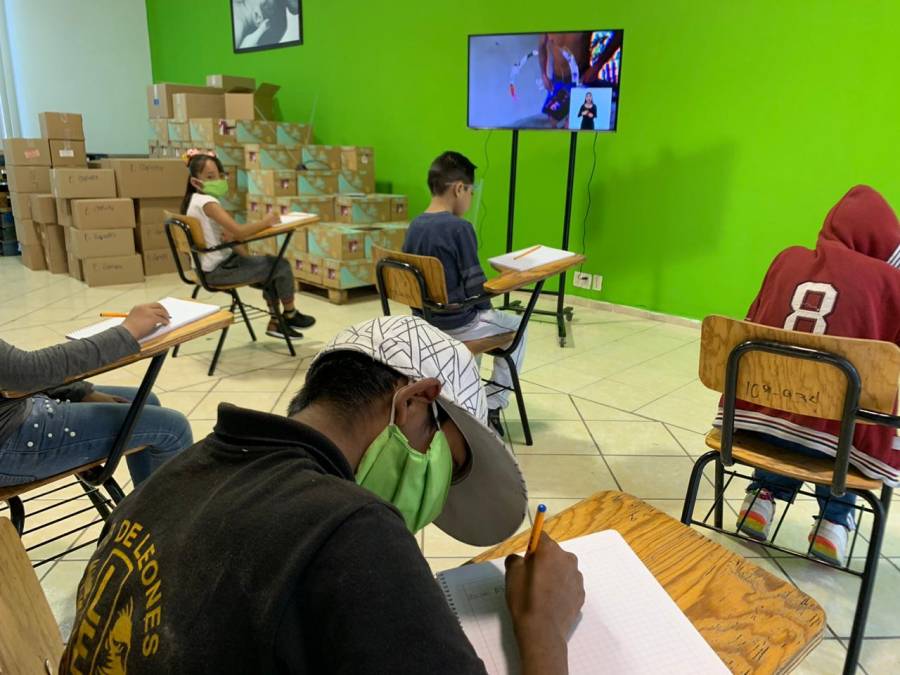 DIF de Soledad instala computadoras con internet gratuito para apoyar a comunidad de bajos recursos