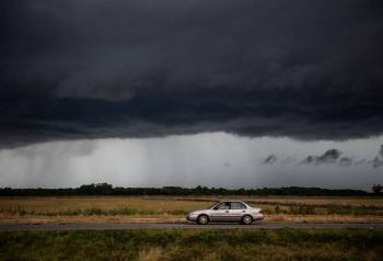 Laura se degrada a tormenta tropical; mantiene su avance por Luisiana y Arkansas