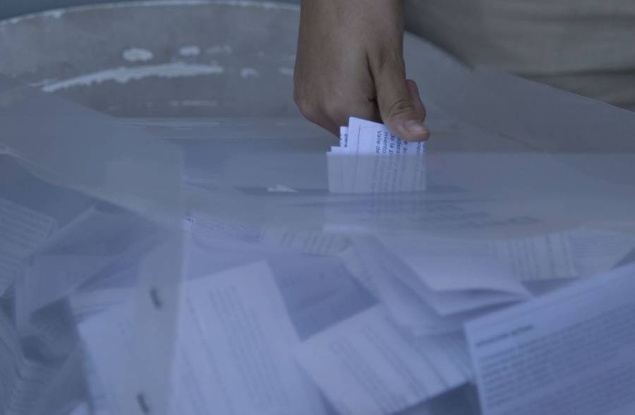 Unidad de las Izquierdas buscarán firmas para consulta sobre expresidentes