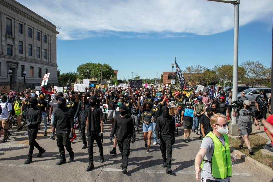 Anuncia Trump visita a Winsconsin para evaluar daños de las protestas de Blake