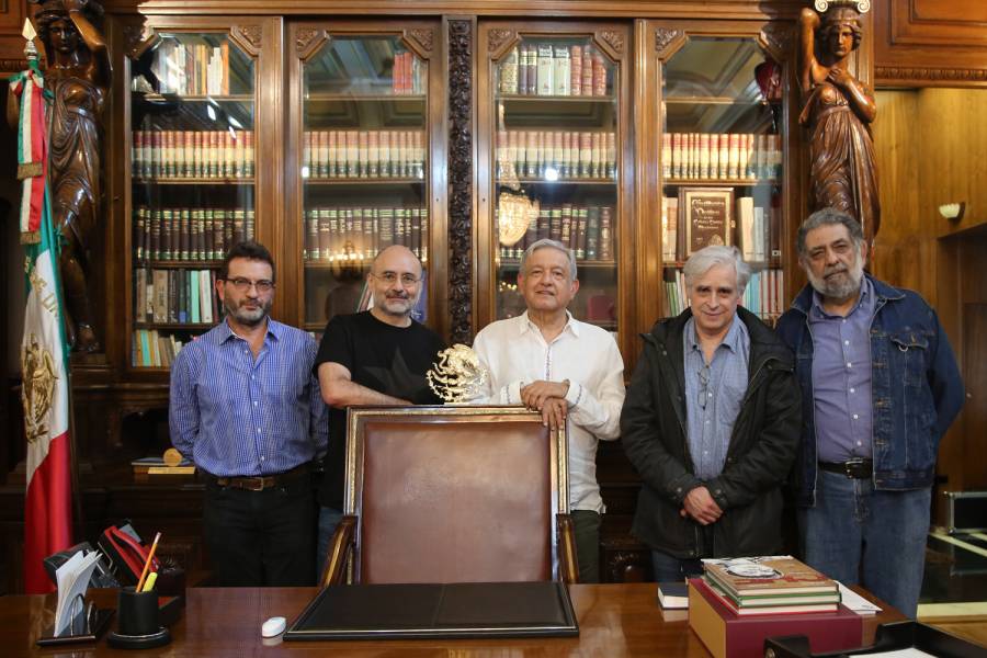 AMLO se reúne con Pedro Miguel, Helguera, Hernández y El Fisgón